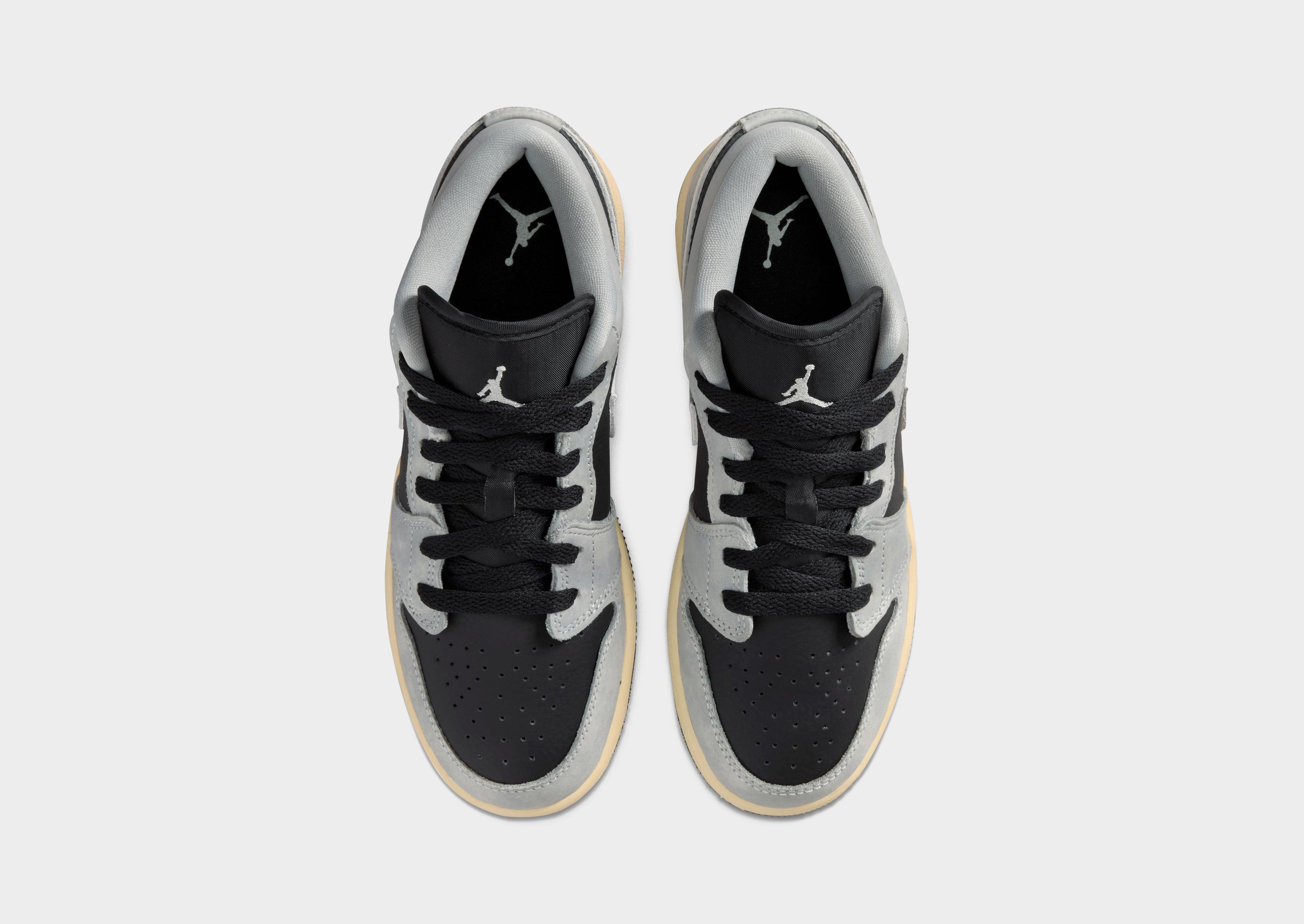 white low jordan 1 junior